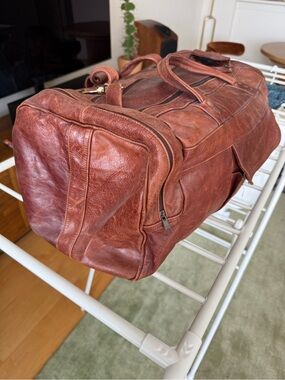 Men's Classic Leather Duffel Bag in Chestnut Brown